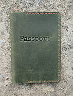 Мужская кожаная обложка на загранпаспорт с карманом для карточек ручной работы зеленая