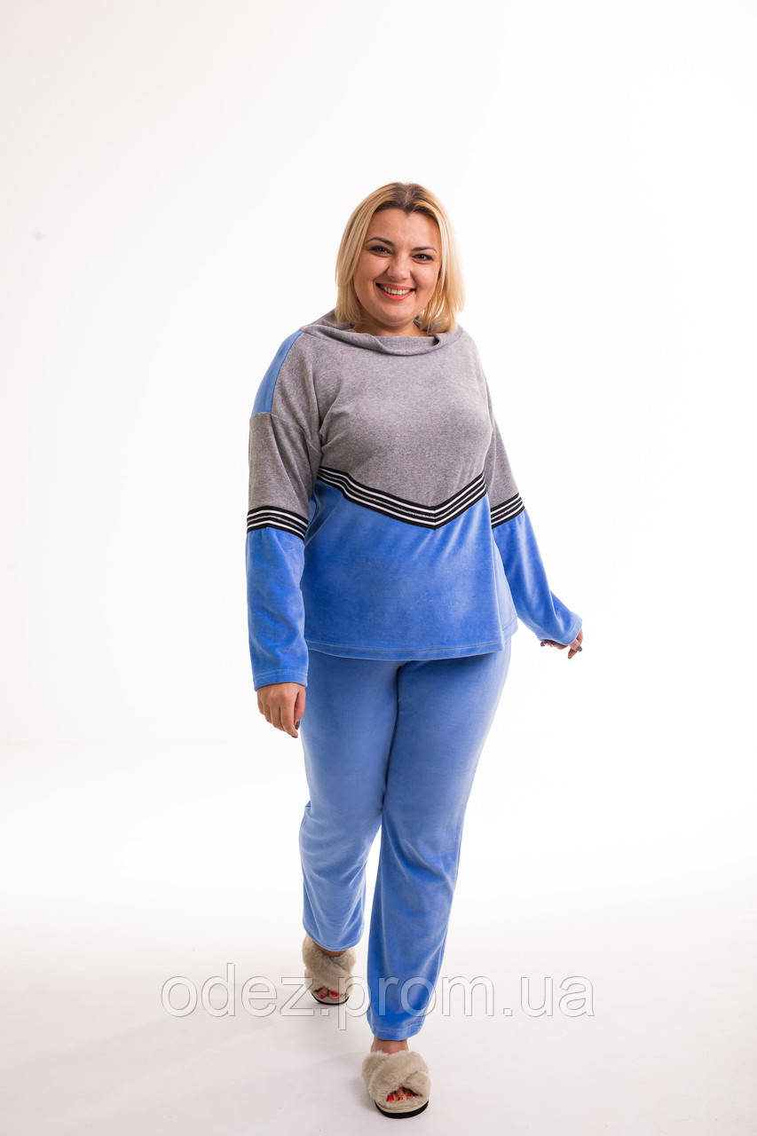 Гарний блакитний жіночий домашній костюм-піжама з велюру 44-52