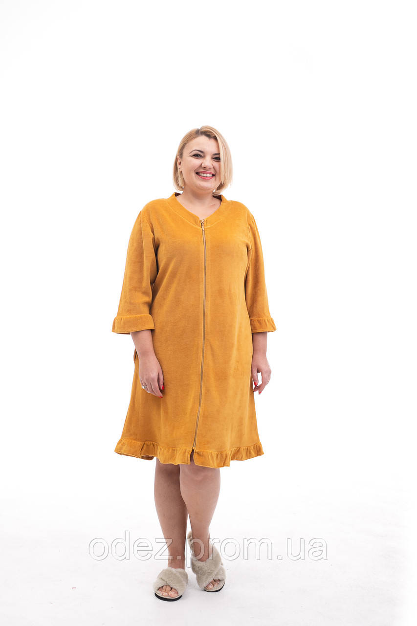 Жіночий велюровий домашній халат бурштинового кольору 46-56
