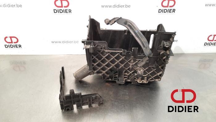 Полиця під АКБ Opel Vivaro 3 14- (Опель Віваро), фото 1