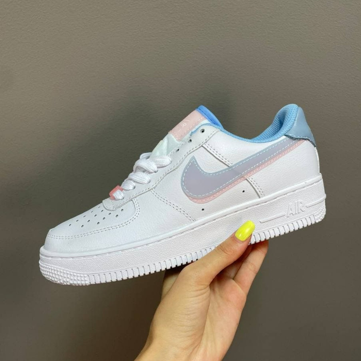 Кросівки жіночі Nike Air Force Double Swoosh білі демісезонні шкіра повсякденні найк аїр форс низькі, фото 1