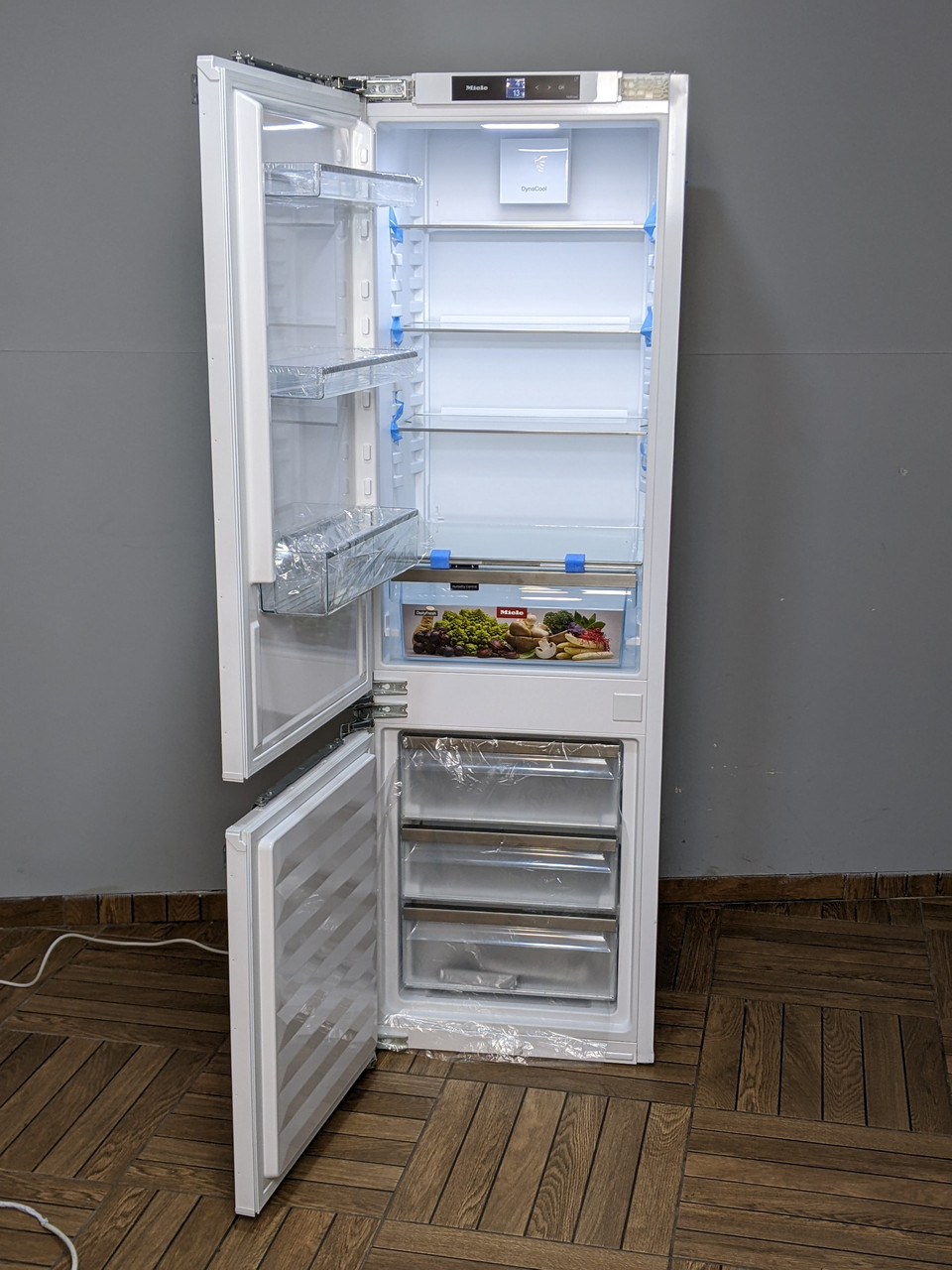 Вмонтований холодильник Miele KFN 7734 D