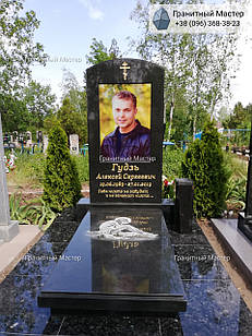 Пам'ятник з чорного граніту № П-131