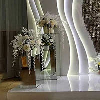 Зеркальные колонны для декора праздника, Зеркальная подставка для цветочных композиций.