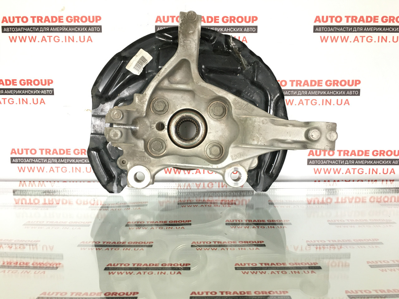 Цапфа передня ліва Ford Fusion 2013-2016 оригінал б/у DG9Z-3K186-B