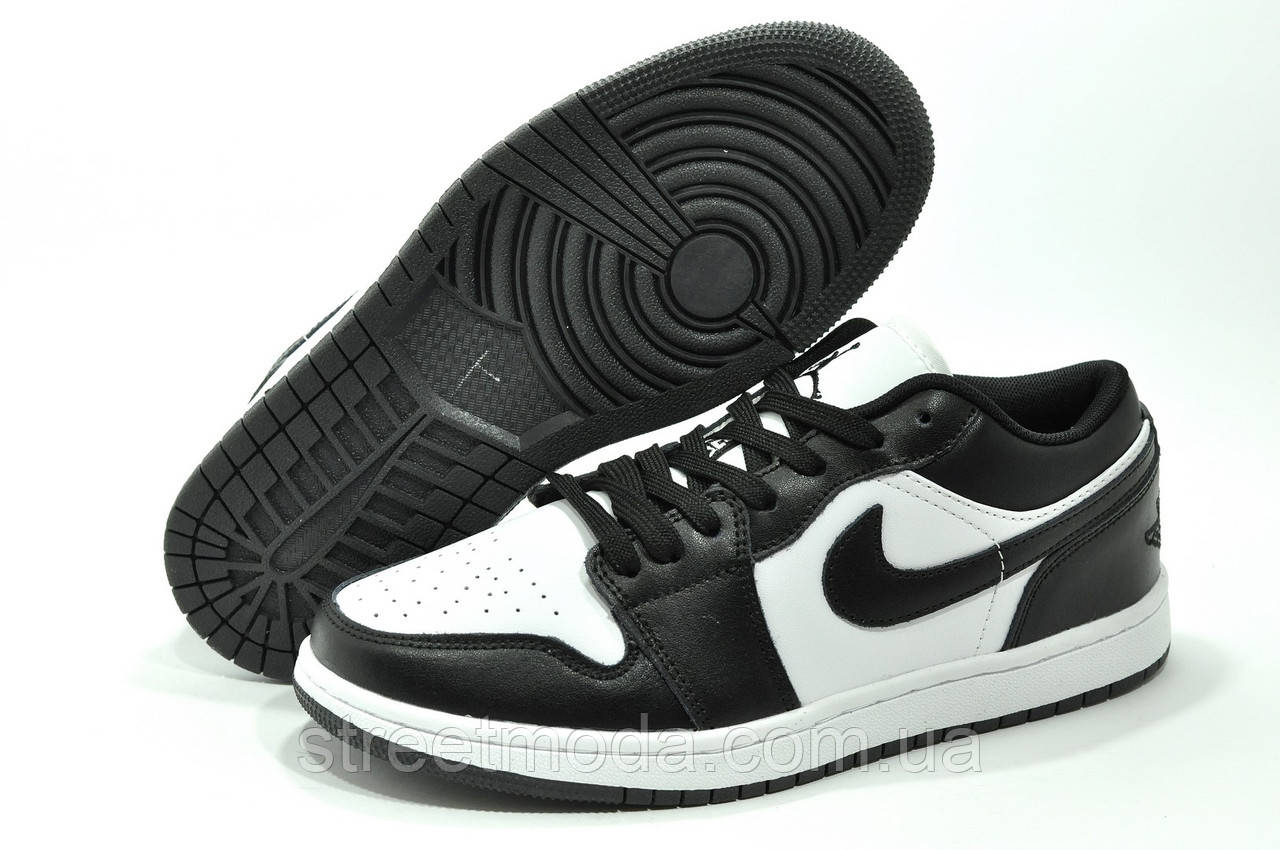 Кросівки чорно-білі в стилі Найк Air Jordan 1