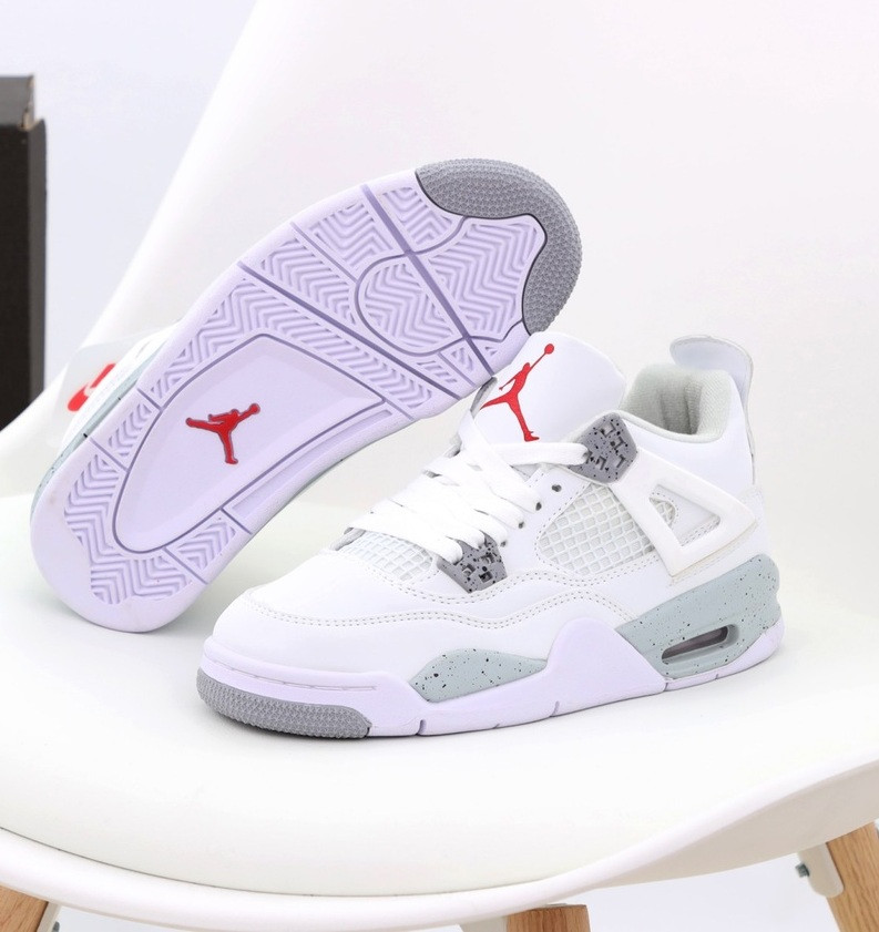 Кросівки чоловічі Nike Air Jordan 4 Retro демісезонні весна-осінь шкіряні осінь-весна білі. Живе фото