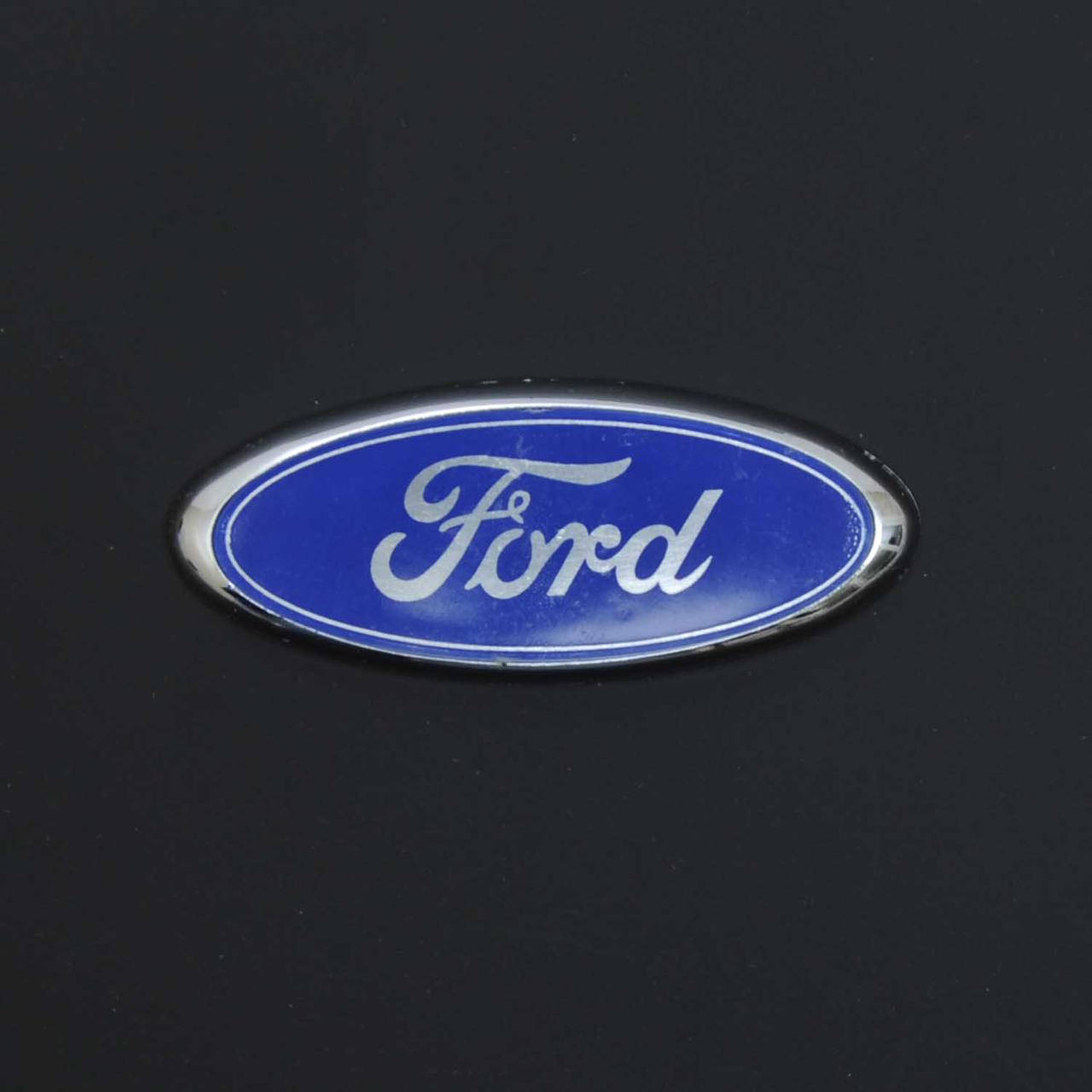 

Эмблема "Ford" 90х35мм\пластик малая\хром\скотч (Fiesta старая)