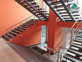 Перила для лестницы из металла. В компании Инвестпром групп вы можете заказать перила и ограждения для лестниц.  7