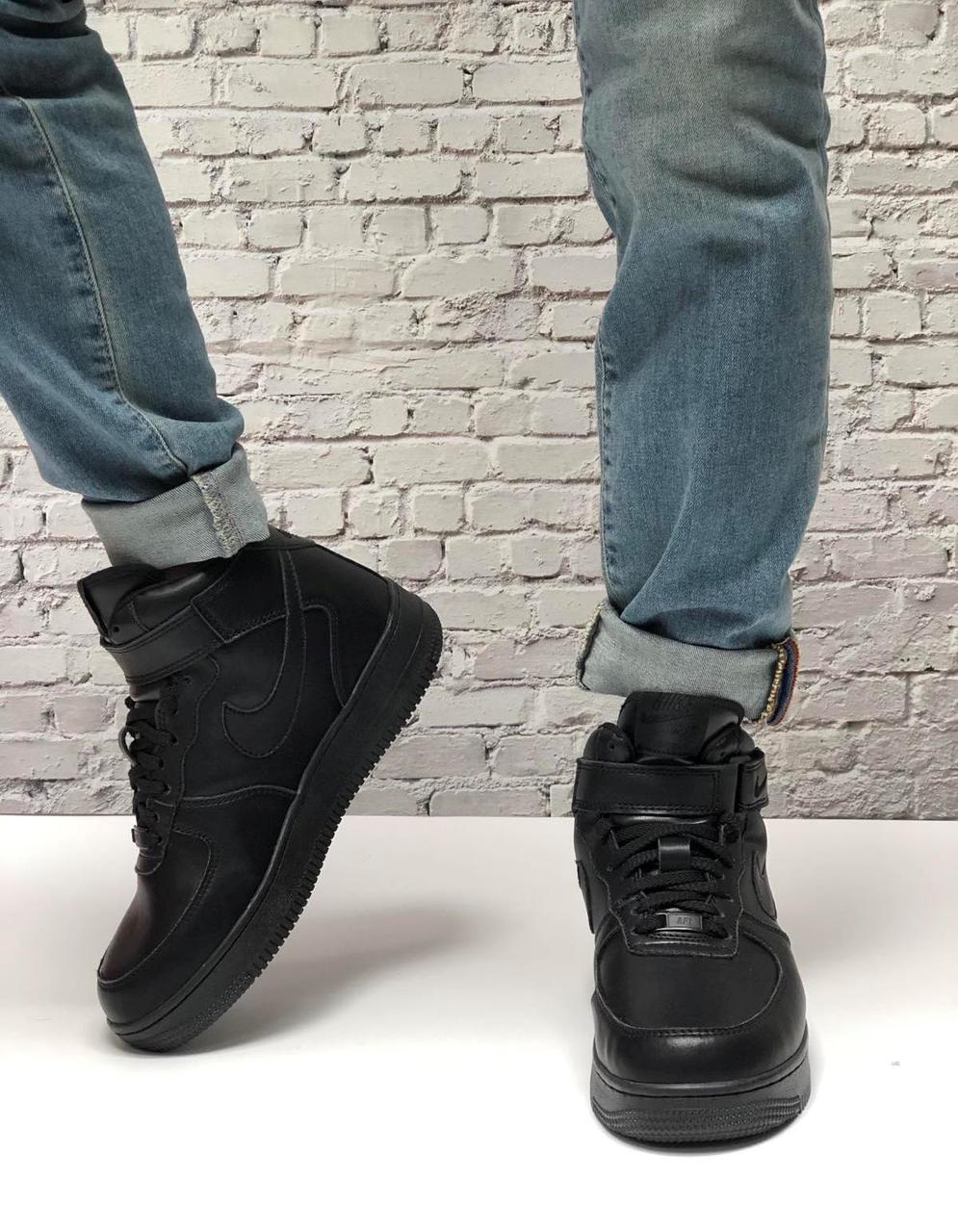 Зимние высокие кожаные кроссовки на меху черного цвета Nike Air Force 1 Mid Triple Black Найк Аир Форс зимние - фото 7 - id-p1561866476