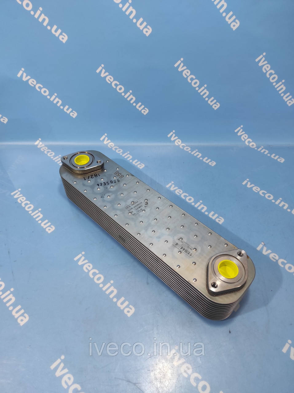 Оливний теплообмінник Iveco Trakker Stralis CASE New Holland Cursor 504389792