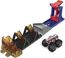 Mattel Ігровий набір Хот Вілс Monster Trucks Through Fire Hero Playset Hot Wheels "Стрибки через вогонь"