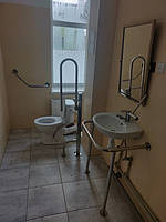 Нержавеющие поручни для инвалидов. Поручень для инвалидов откидной. г. Калуш больница. 1