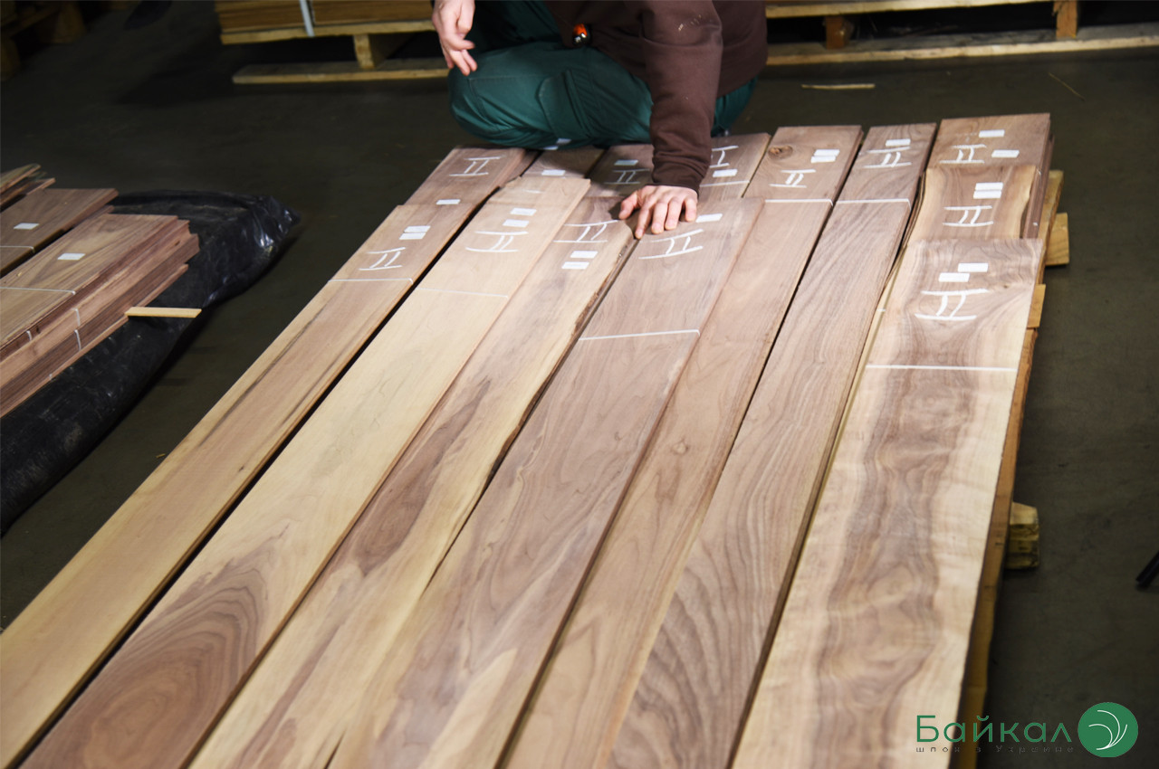 Пиленый шпон Орех Американский 4,5 мм (ламель) I сорт (ID#1556954907 ...