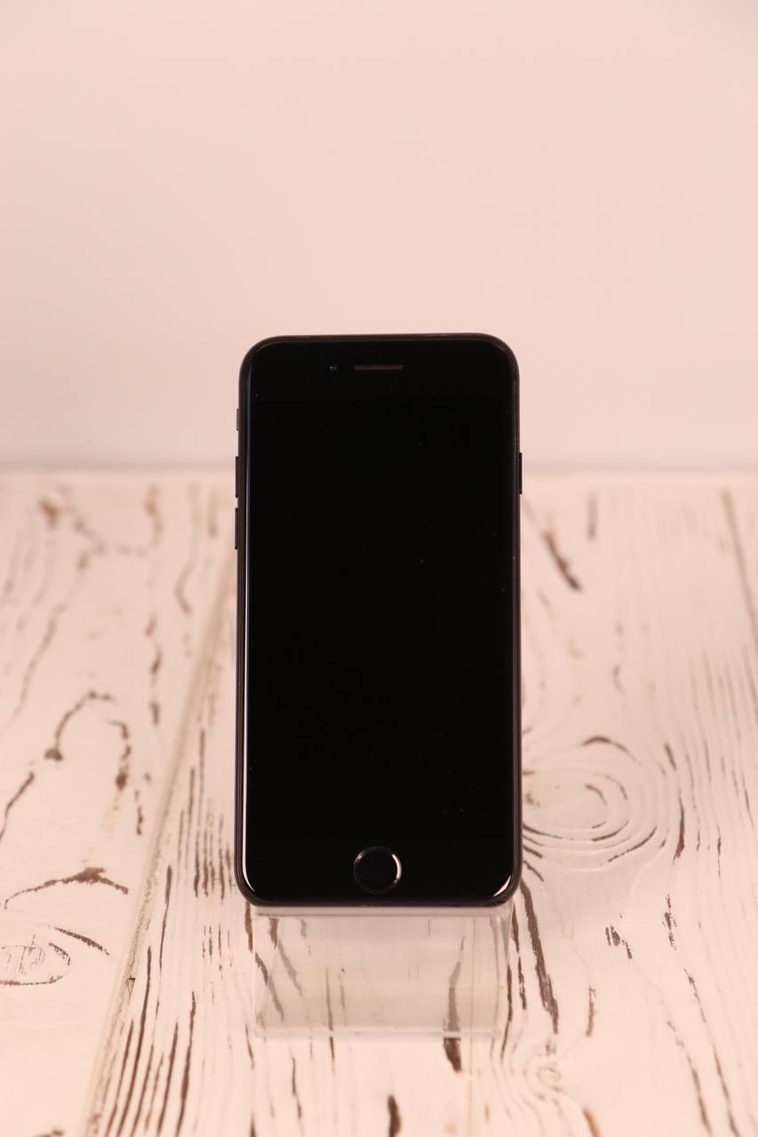 Apple IPhone 7 128Gb Jet Black Neverlock, ціна: 6299