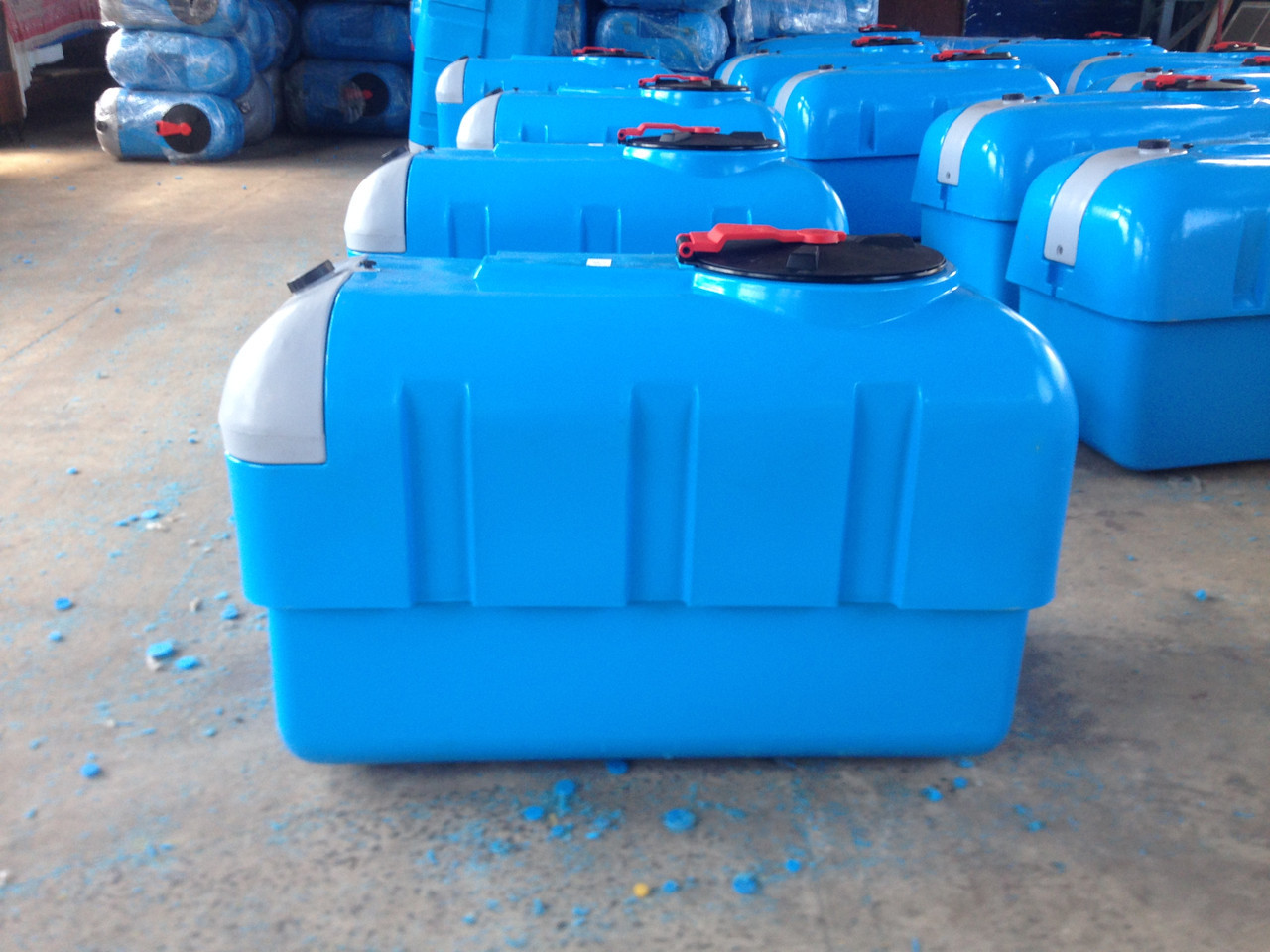 Бочка для Опрыскивателя на 200 Литров Польского Производства Бак Литров ...