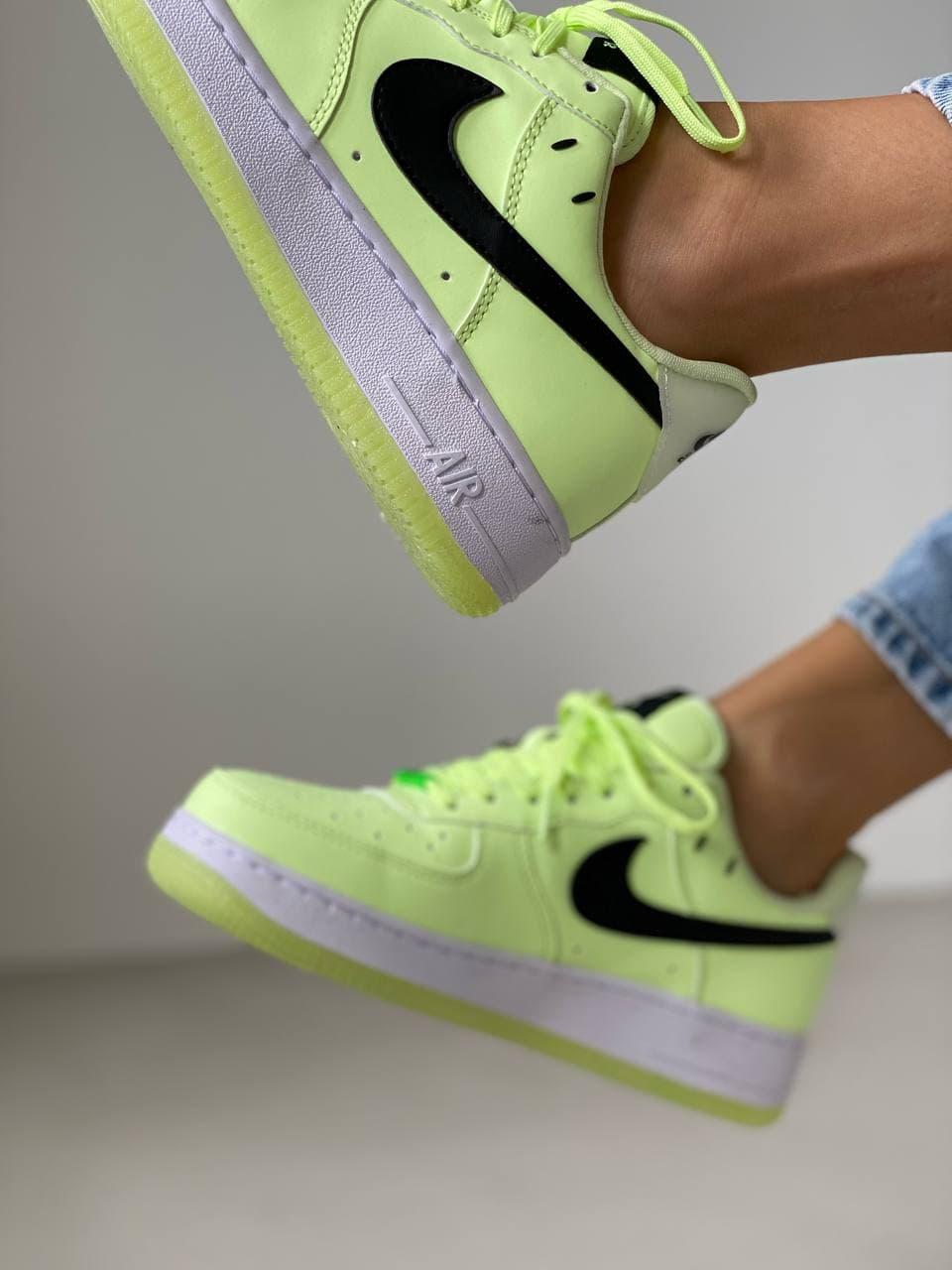 Жіночі кросівки Nike Air Force Neon Green салатові фосфорні шкіра демісезонні повсякденні найк аїр форс