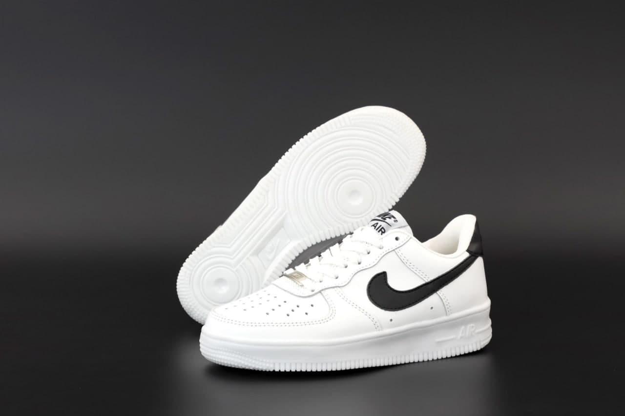 Кросівки жіночі Nike Air Force White Black Logo білі демісезонні повсякденні шкіра найк аїр форс низькі