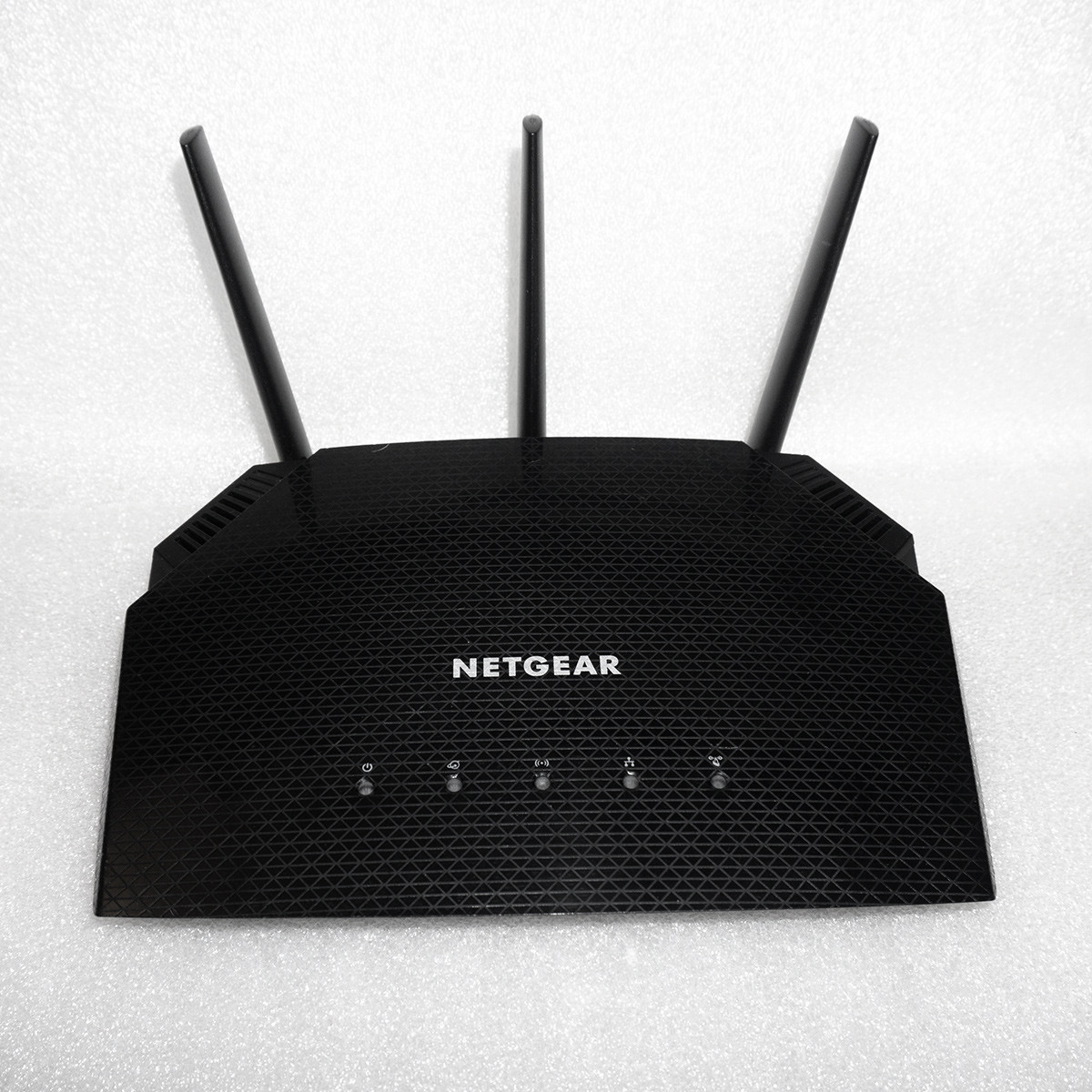 Б/У WiFi 6 роутер NETGEAR R6700AX AX1800 4-поточный двухдиапазонный 2.4/5GHz 802.11ax 1800 МБ/с Gigabit LAN