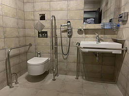 Поручни из нержавеющей стали и сиденье для душа откидное. Поручни для стен для инвалидов. Гостиница Космополит , ул. Академика Проскуры 1 г.... 3