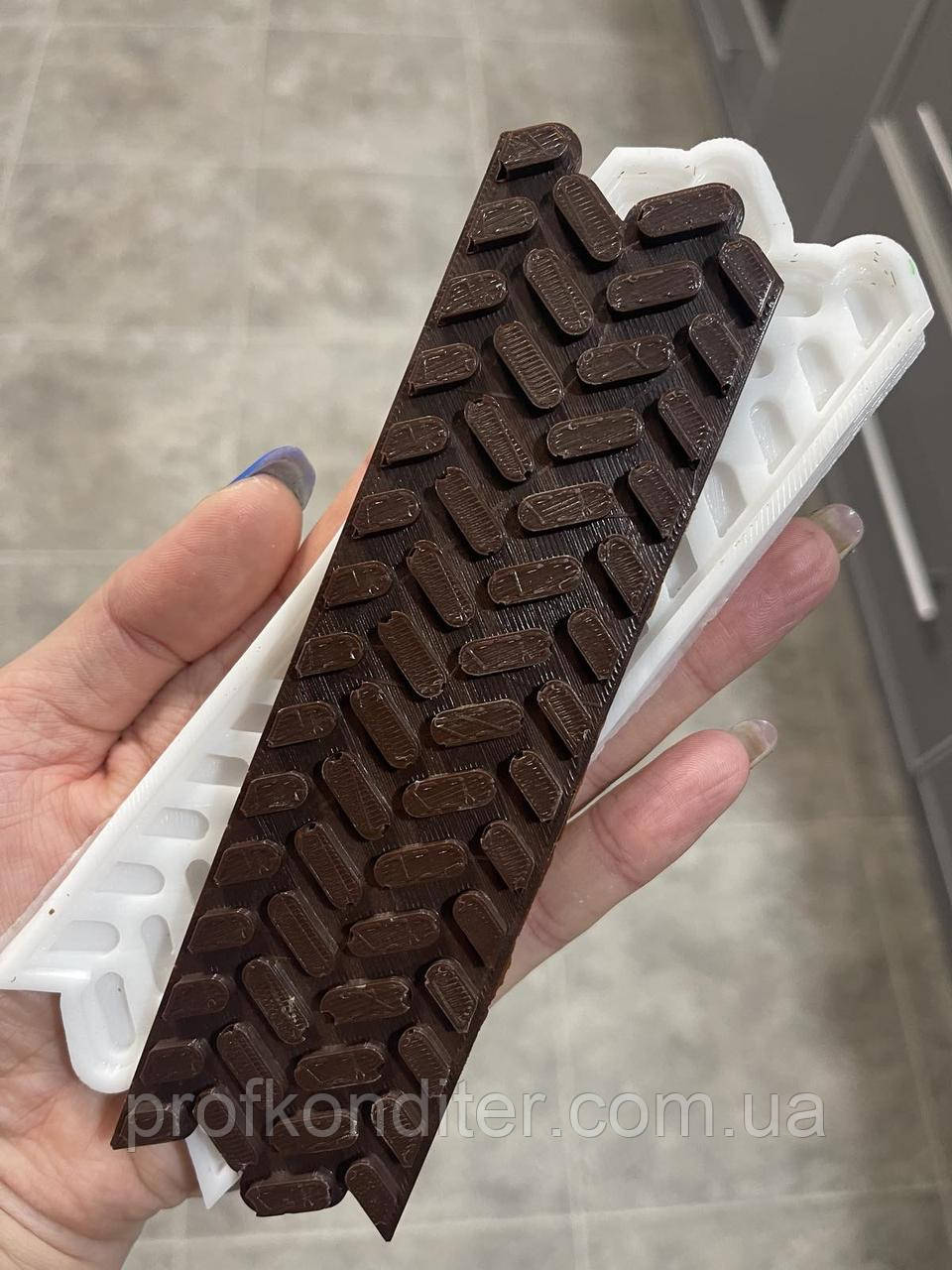 Ексклюзивний силіконовий молд для шоколаду, мастики Протектор №2", фото 1