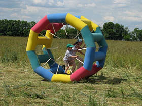 Білизна колесо. Надувний матрац.