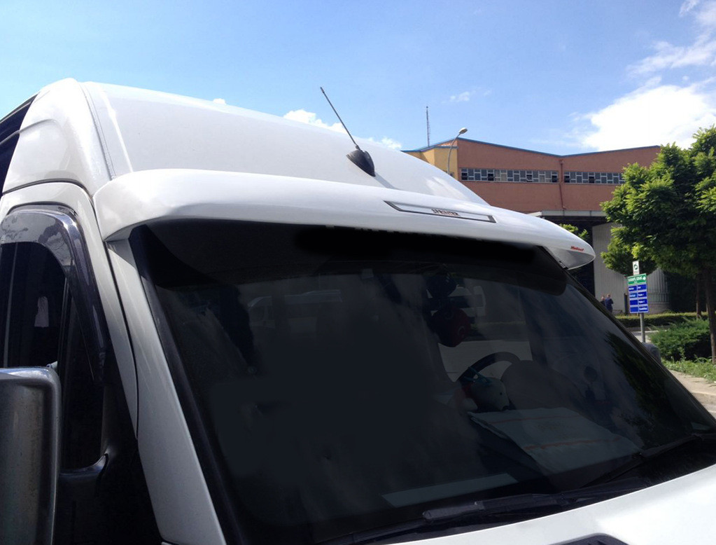 Дефлектор лобового скла V1 (під фарбування, на клей) для Volkswagen Crafter 2006-2017рр.