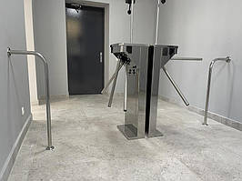 У нас вы можете заказать перила для лестницы из нержавеющей стали. Жилстрой - 2 ул. Клочковская 343а г. Харьков 6