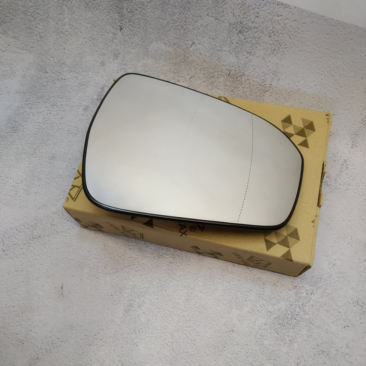 Вкладиш дзеркала (дзеркальний елемент) правий Ford Mondeo MK 5 (Форд Мондео МК5)