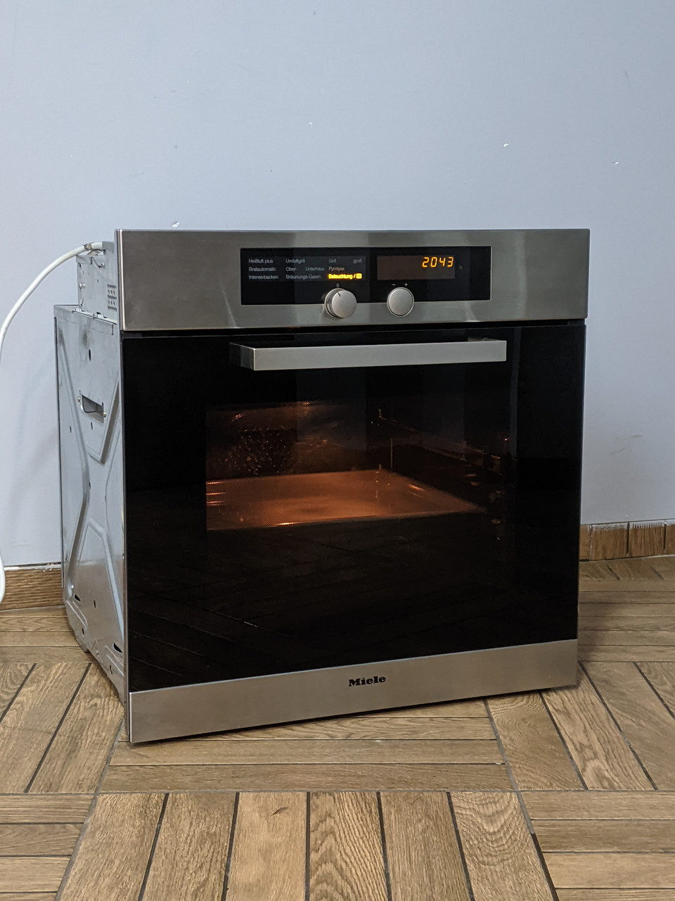 Духовой шкаф Miele H4430B