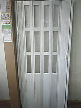 Двері гармошкою напівостеплені 1020х2030х12мм білий ясен No1