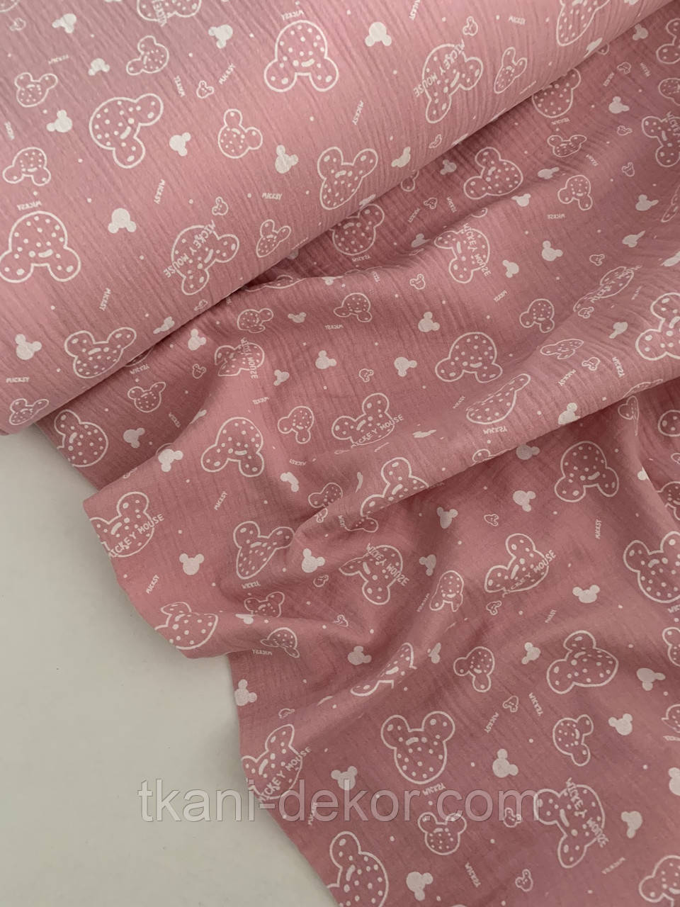 Муслін (бавовняна тканина) Мікі на чайній троянді (ширина 1,35 м), фото 1