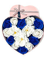 Букет цветов из декоративного мыла "Облака" в коробке сердце 12 роз +3 камелии