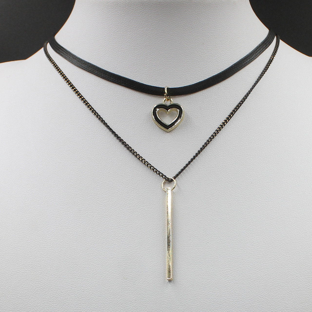 Чокер двошаровий чорний шнурок з екошкіри на металевому золотистому ланцюжку сердечко-спічка довжина 40 см