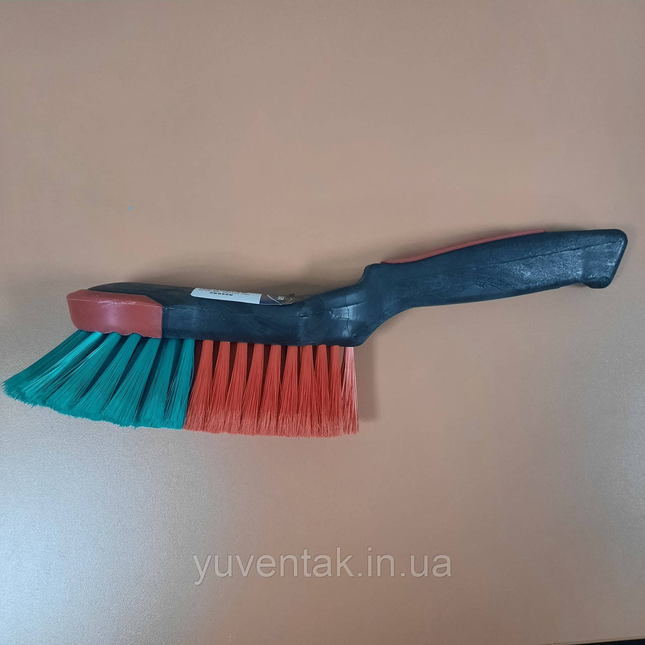 Щітка універсальна із захистом (бампером) для авто (маленька) Vikan