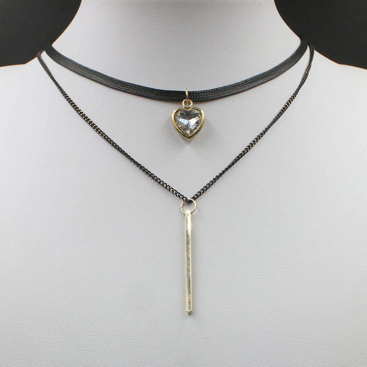 Чокер двошаровий чорний шнурок з екошкіри на металевому золотистому ланцюжку сердечко-спічка довжина 40 см