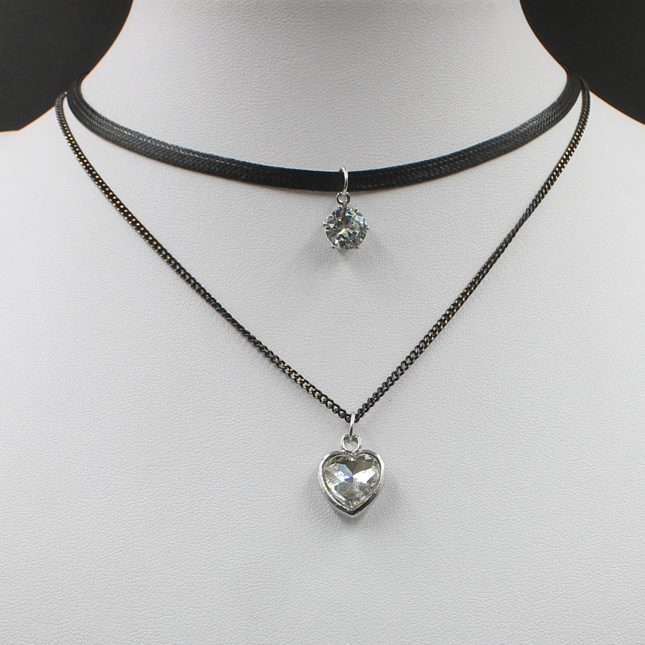 Чокер двошаровий чорний шнурок з екошкіри на металевому сріблястому ланцюжку серце з каменем довжина 40 см