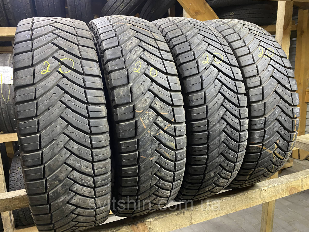 Всесезонні шини 205/75R16C Michelin AGILIS CrossClimate (7,5-8mm) 20рік