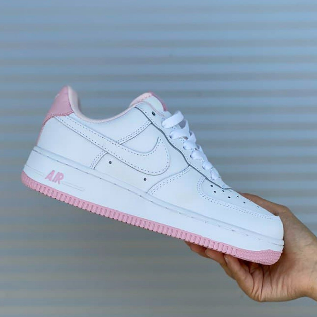 Кросівки жіночі Nike Air Force White шкіра білі демісезонні найк аїр форс низькі повсякденні