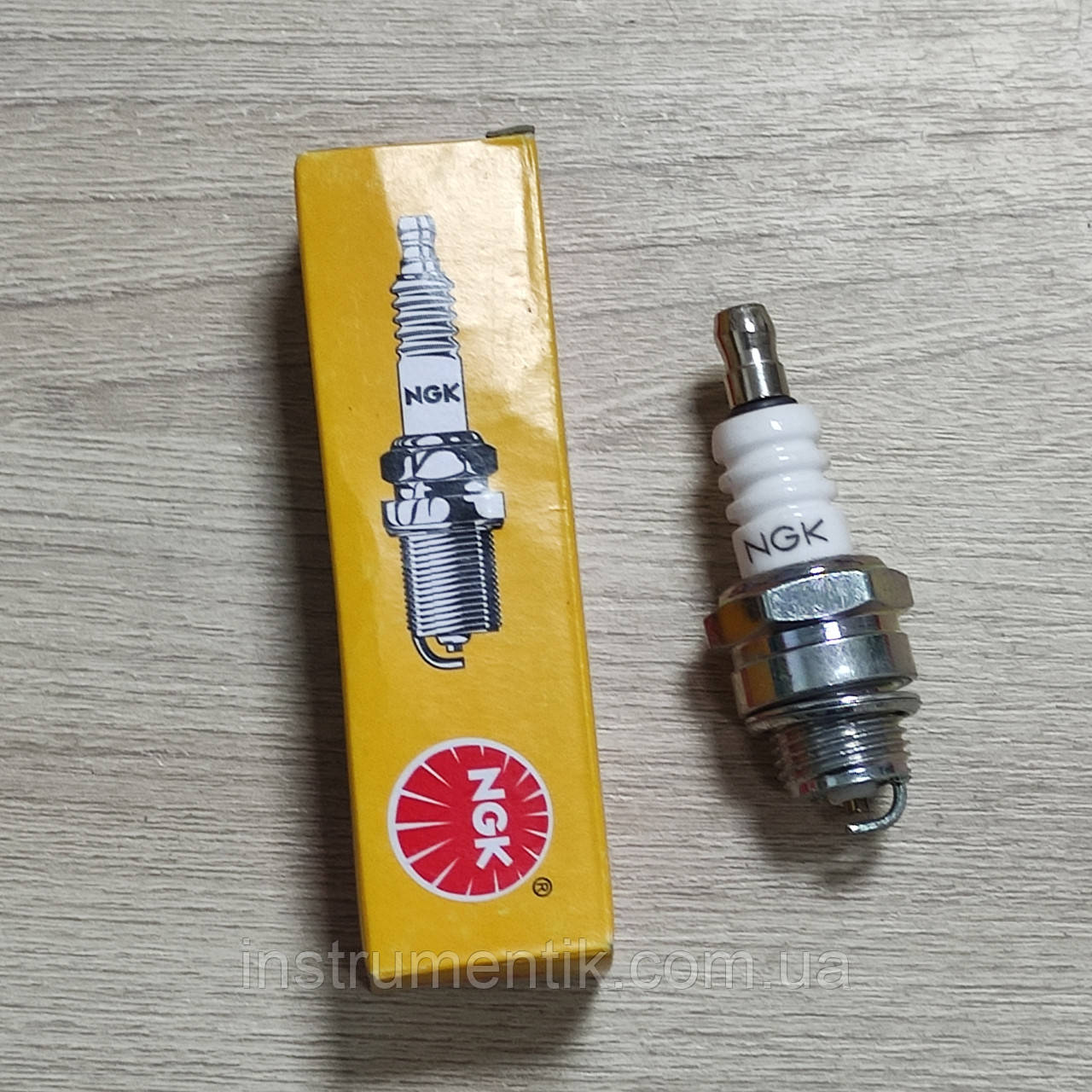 Свічка NGK для бензопил BM6A (7021)