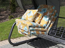 Установка садовых качелей 3