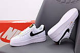 Чоловічі / жіночі кросівки Nike Air Force 1 '07 White Black Gold Essential Mini Swoosh, білі шкіряні кросівки найк аір форс 1 аїр, фото 4