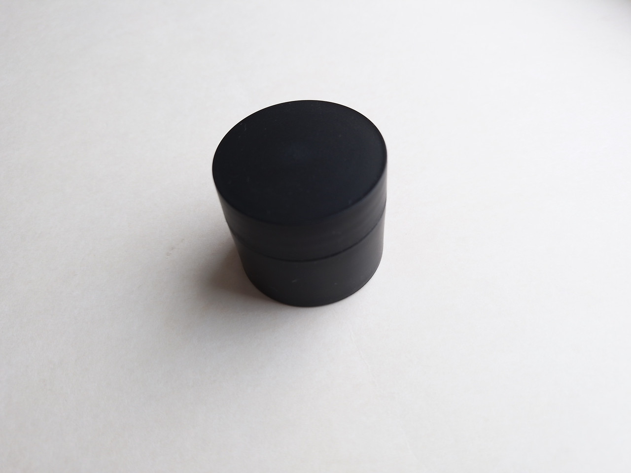 15 мл 39 мм х 33 мм баночка чорна матова пластикова для кремів, сипучих матеріалів
