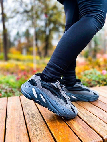 Yeezy 700 shark hotsell