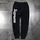 Чоловічі чорні спортивні штани з білим логотипом supreme, фото 3