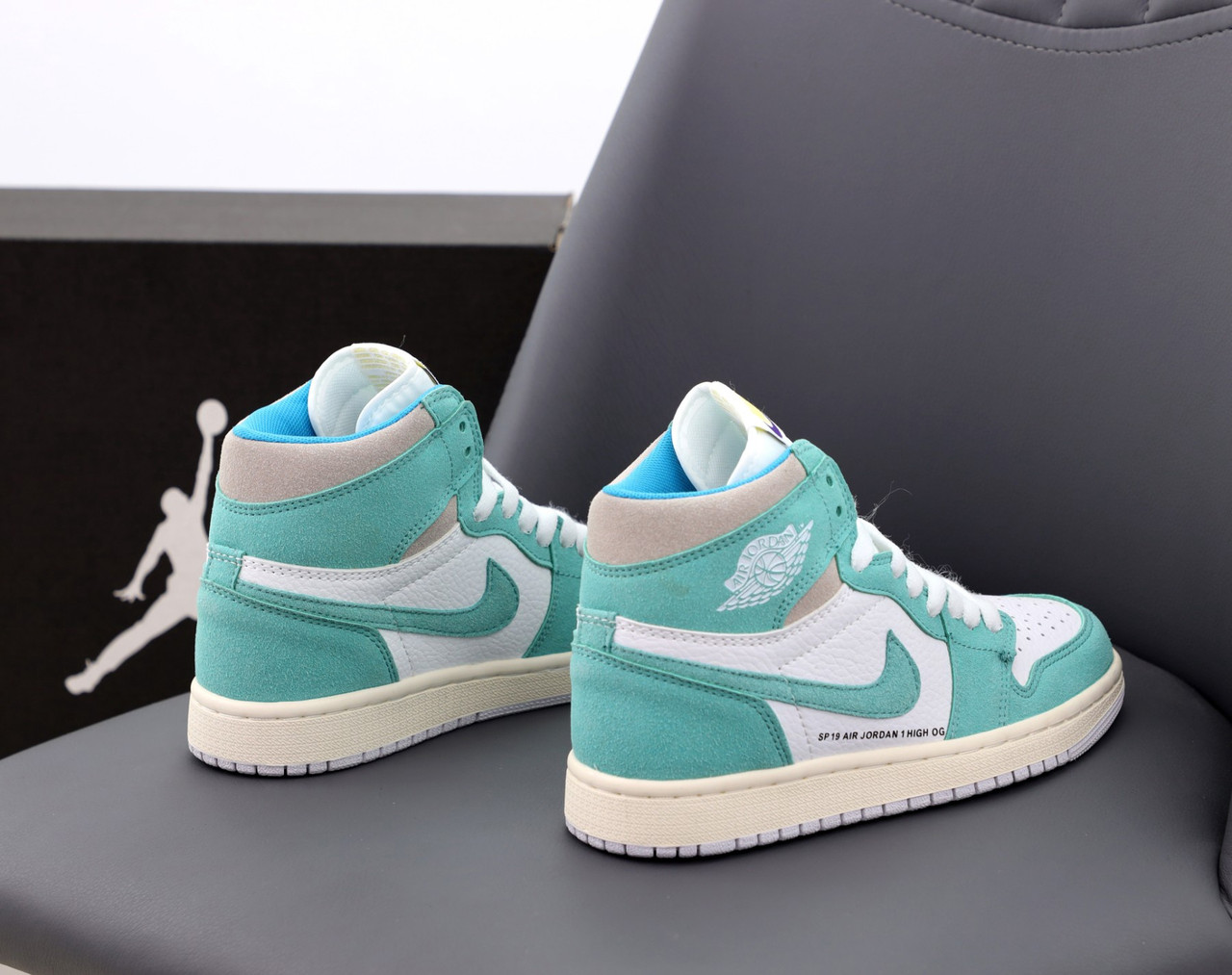 Air jordan retro hotsell 8 turbo green