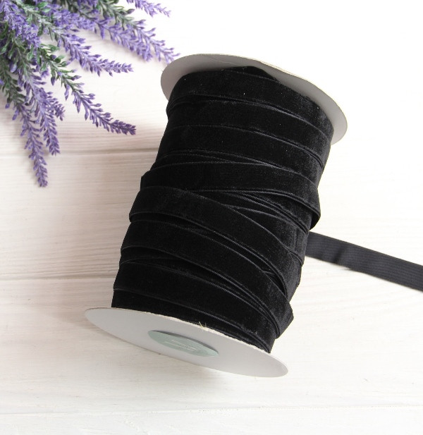 Оксамитова стрічка "1,5 см" чорна рулон 45 метрів