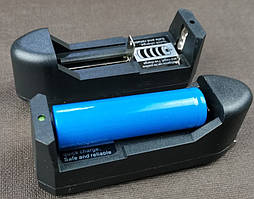 Зарядний пристрій для акумуляторів 18650