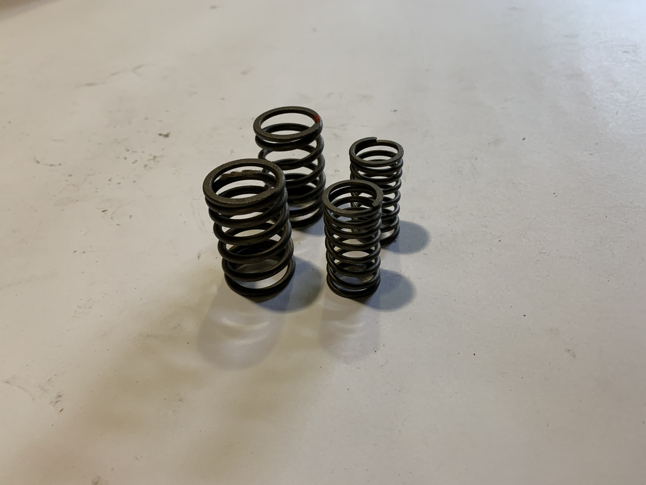 Пружини клапанів Дельта