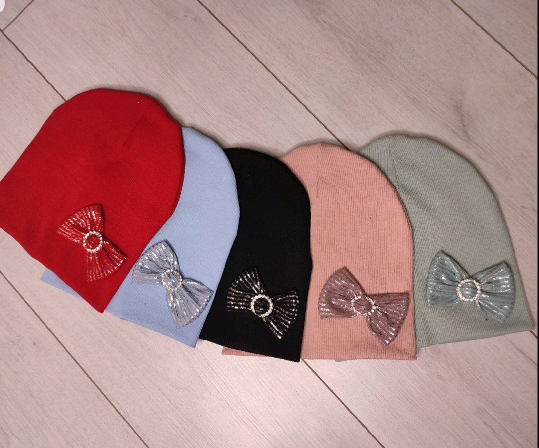 Шапка трикотажна для дівчинки з вушками р 44-48